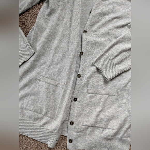 Gray Cardigan 🩶 - Picture 2 of 3